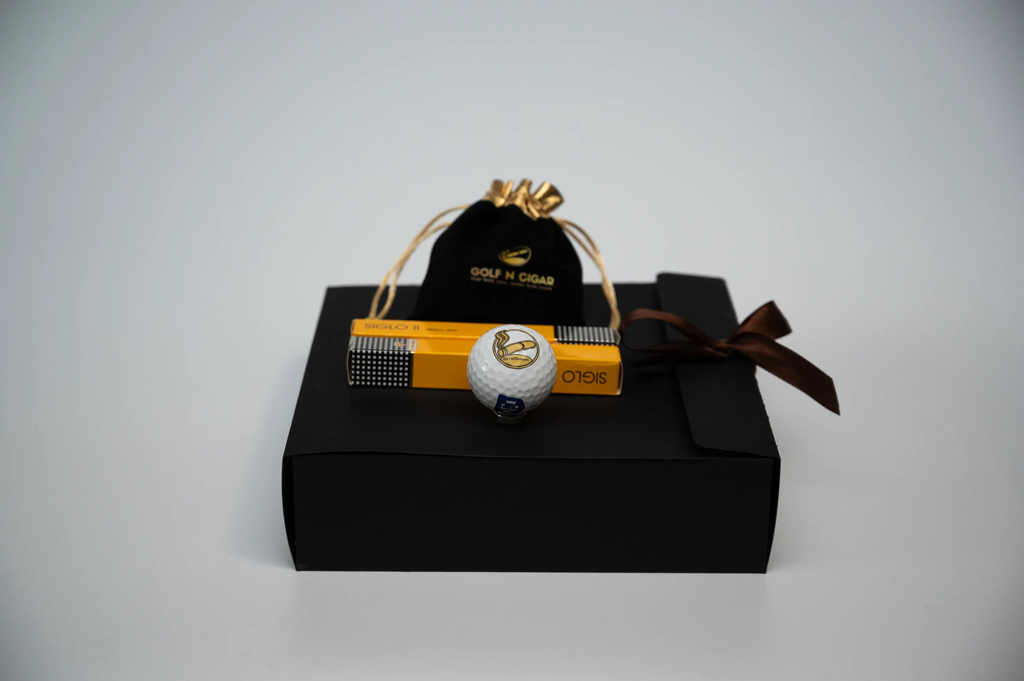 Cadou Golf - Suport de Trabuc și Cohiba