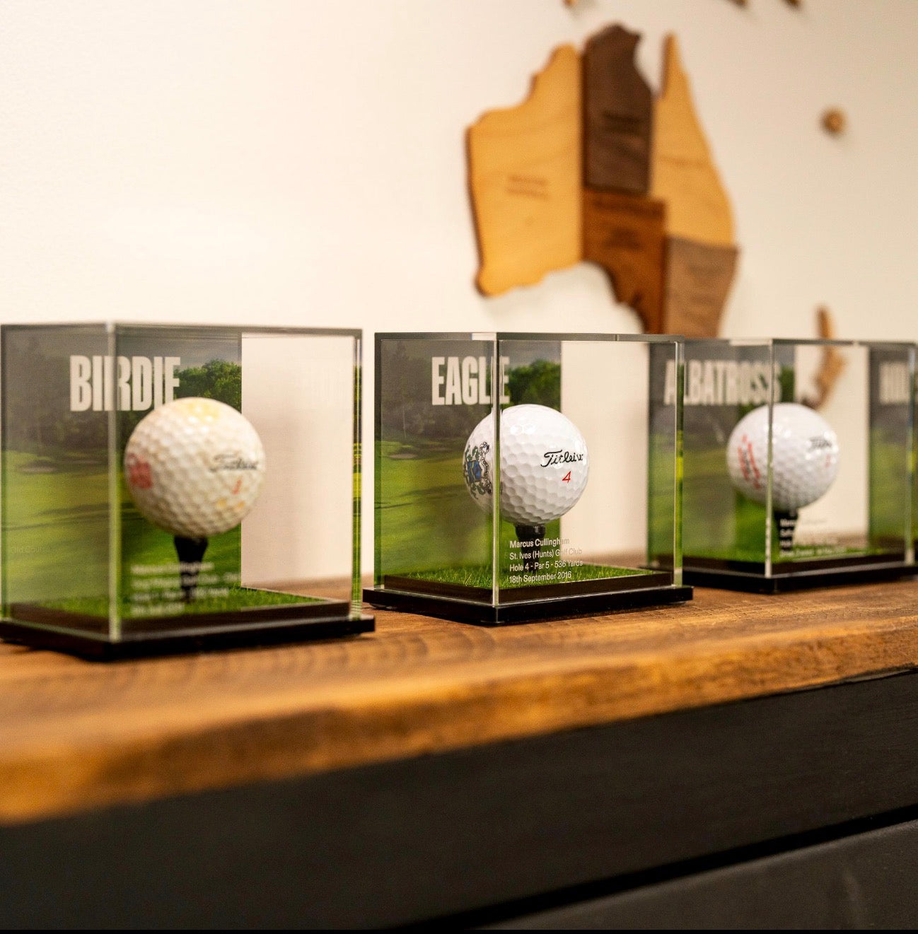 Cutie de prezentare premium pentru minge de golf – Hole in One și cadou pentru jucătorul de golf